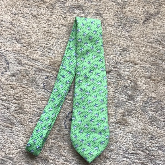 Vineyard Vines Other - VINEYARD VINES “Shark” TIE
